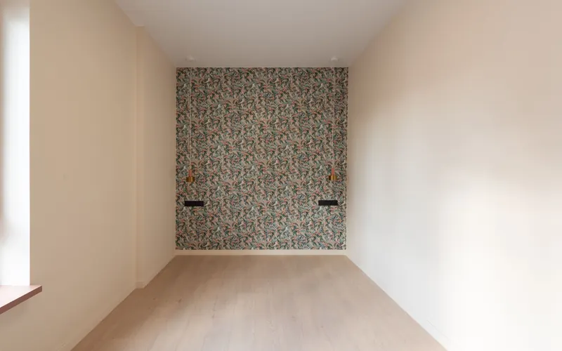 Habitación vacía de una vivienda nueva lista para revisar
